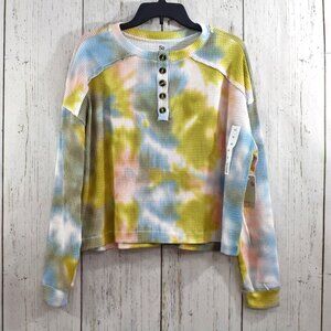 Women's SO Cozy Henley Top Cuffed Raglan Sleeve MEDIUM Green Tan Tie Dye
